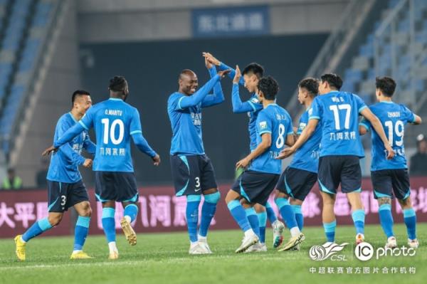 战报丨奥斯卡连续四轮破门 苏祖迎回归首球 雄狮主场2-0亚泰